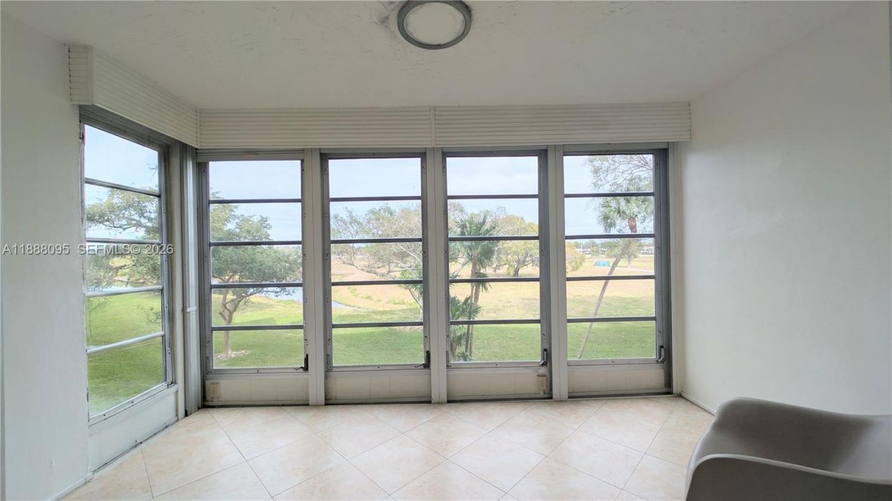 3090 N Course Dr, Unit 304, Pompano Beach, FL 33069 Photo