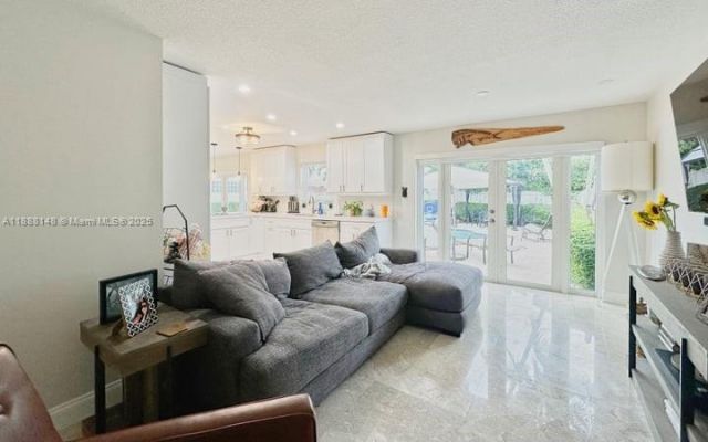 10620 SW 67th St, Miami, FL 33173 Photo