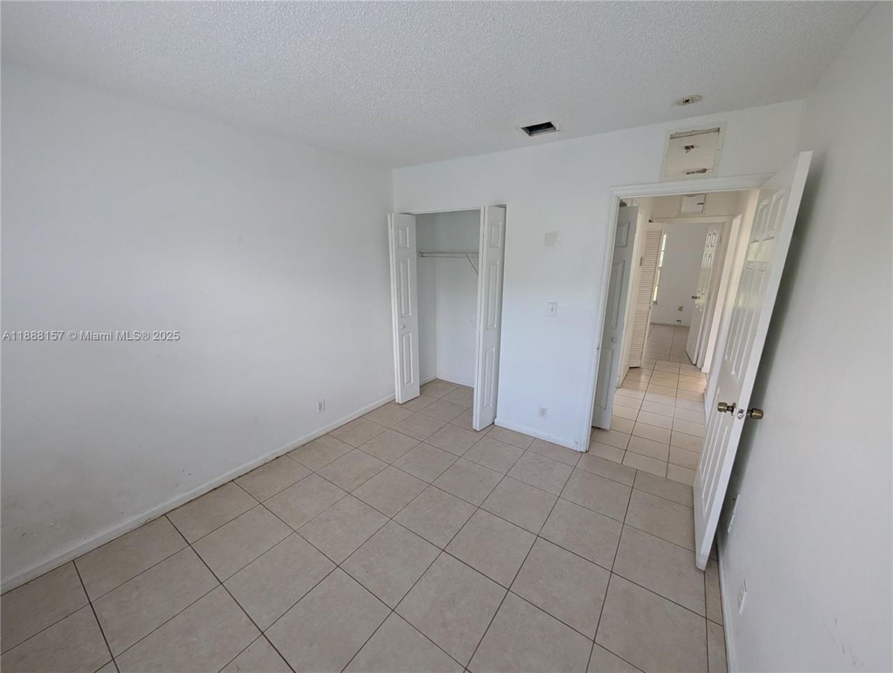 720 NW 15th Ter, Fort Lauderdale, FL 33311 Photo