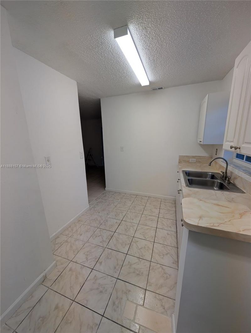 720 NW 15th Ter, Fort Lauderdale, FL 33311 Photo