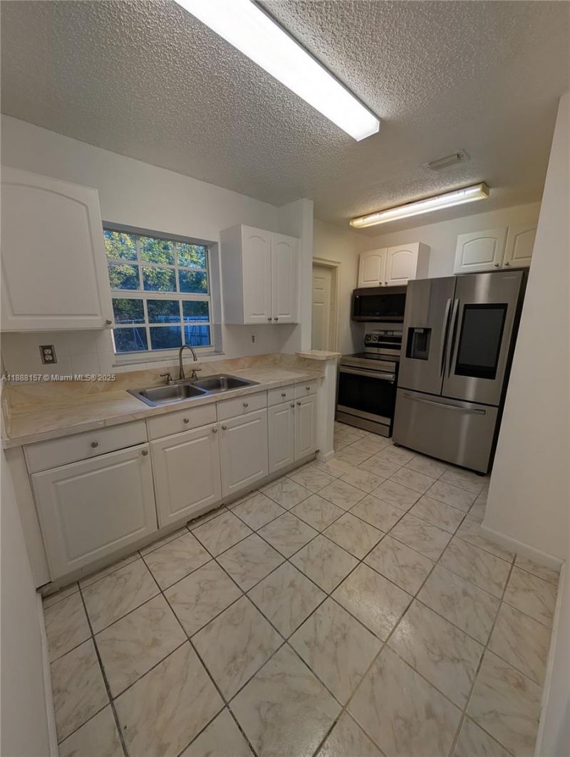 720 NW 15th Ter, Fort Lauderdale, FL 33311 Photo