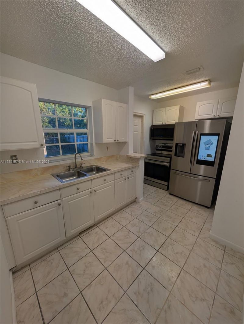 720 NW 15th Ter, Fort Lauderdale, FL 33311 Photo
