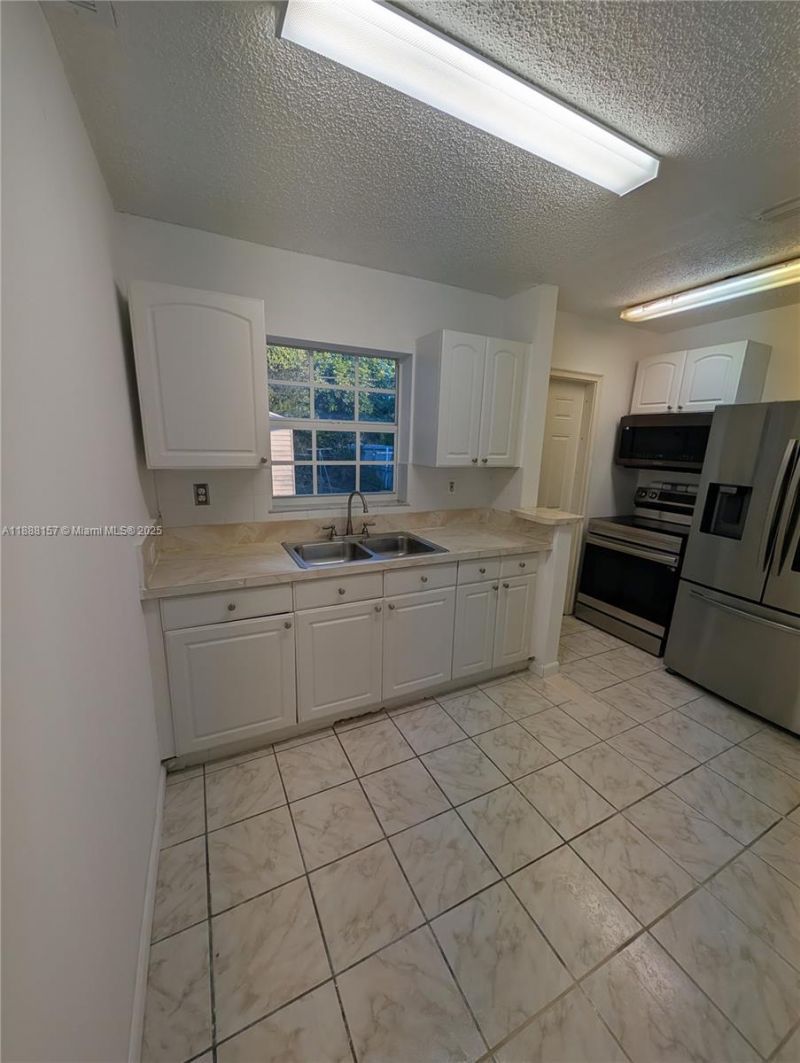 720 NW 15th Ter, Fort Lauderdale, FL 33311 Photo