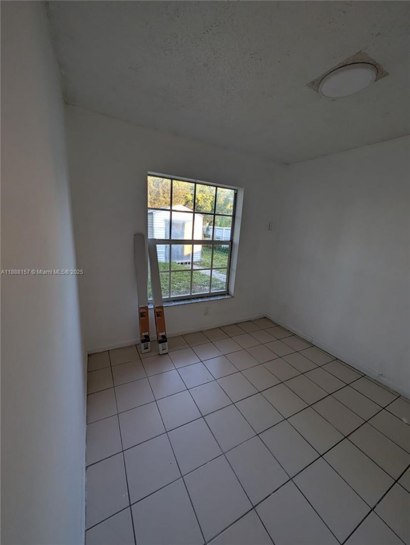 720 NW 15th Ter, Fort Lauderdale, FL 33311 Photo