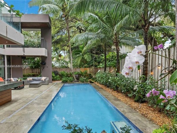 2803 Crystal Ct, Coconut Grove, FL 33133