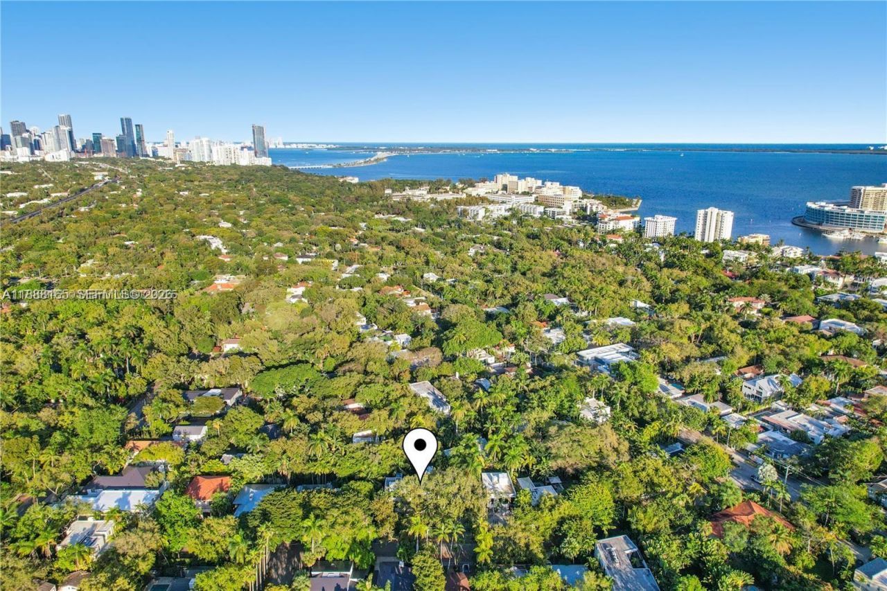 2803 Crystal Ct, Coconut Grove, FL 33133 Photo