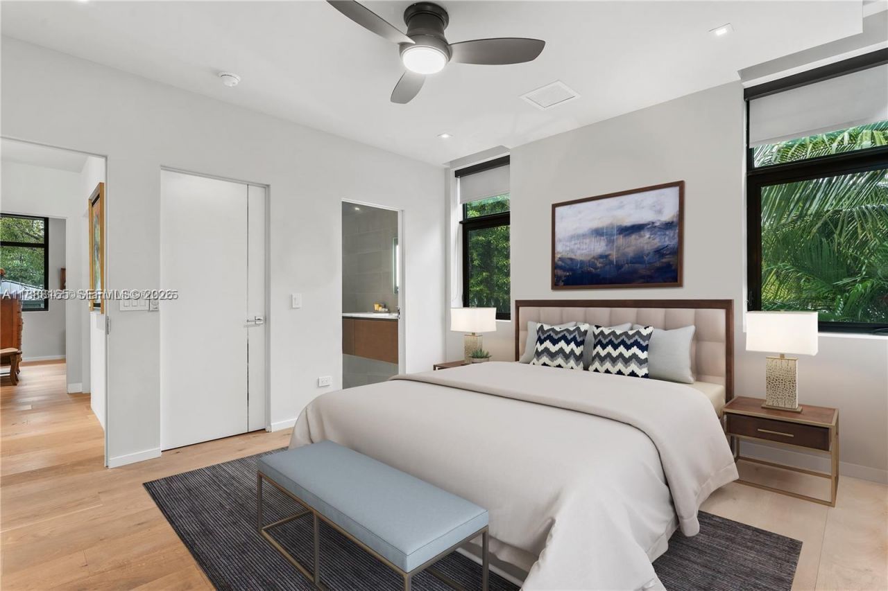 2803 Crystal Ct, Coconut Grove, FL 33133 Photo