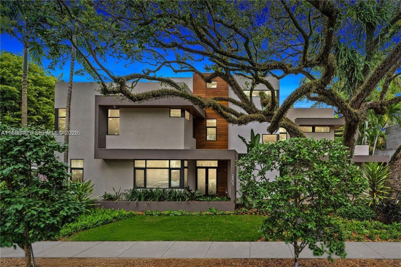 2803 Crystal Ct, Coconut Grove, FL 33133 Photo