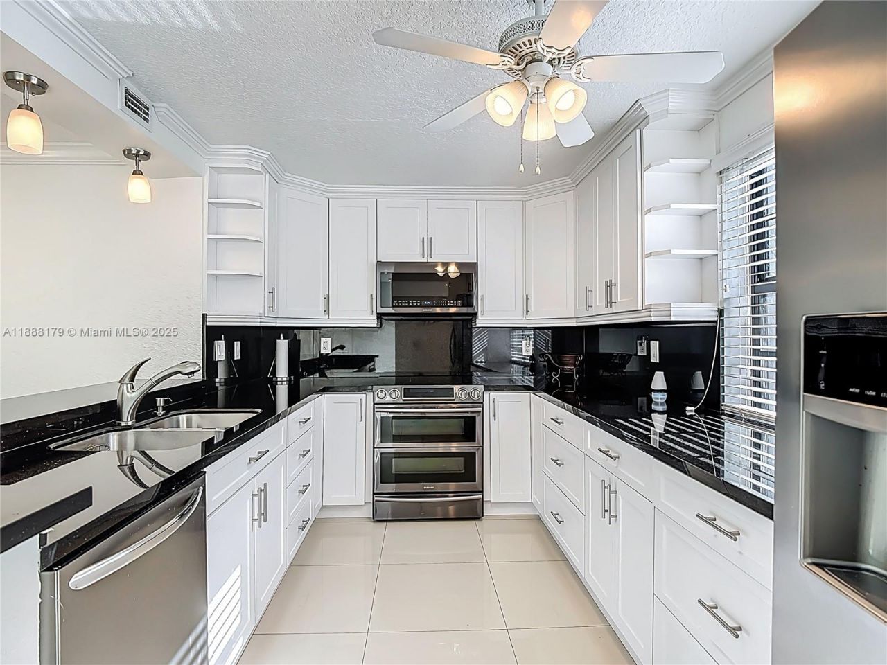 3552 Magellan Cir, Unit 122-2, Aventura, FL 33180 Photo