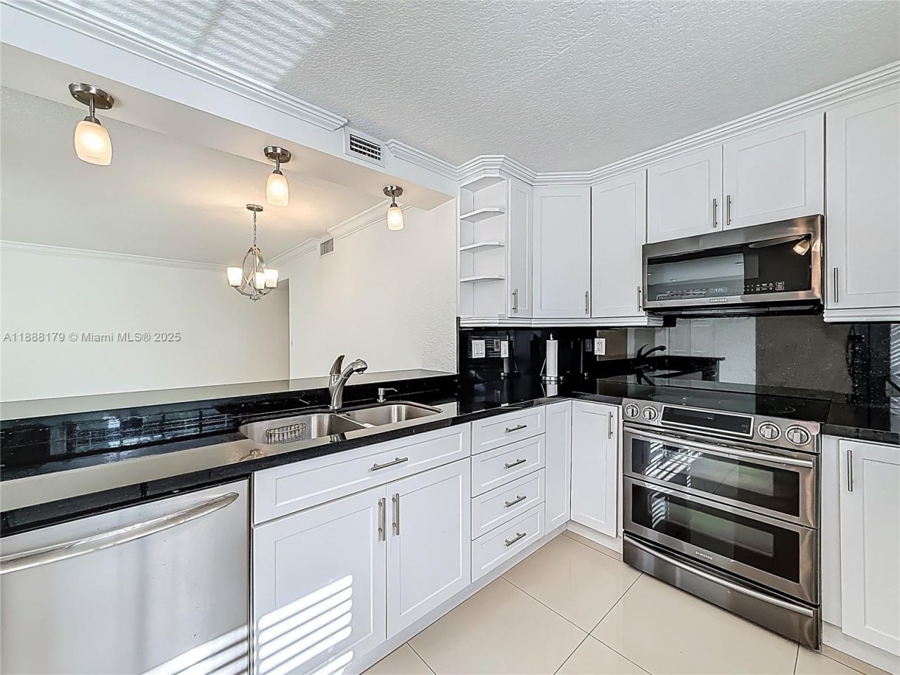 3552 Magellan Cir, Unit 122-2, Aventura, FL 33180 Photo