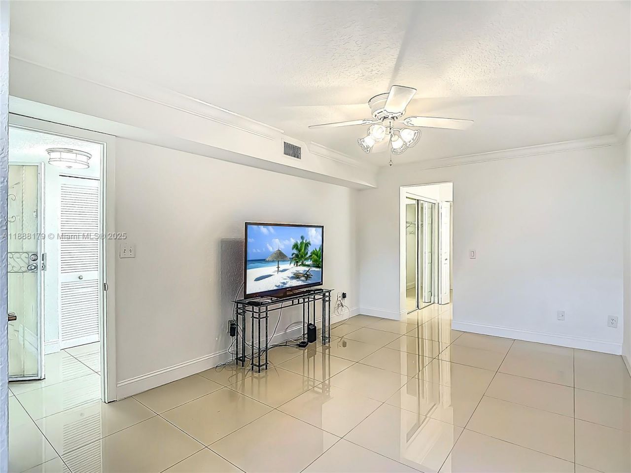 3552 Magellan Cir, Unit 122-2, Aventura, FL 33180 Photo