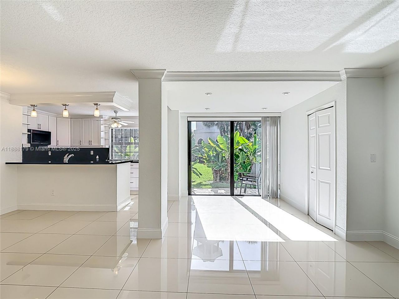 3552 Magellan Cir, Unit 122-2, Aventura, FL 33180 Photo