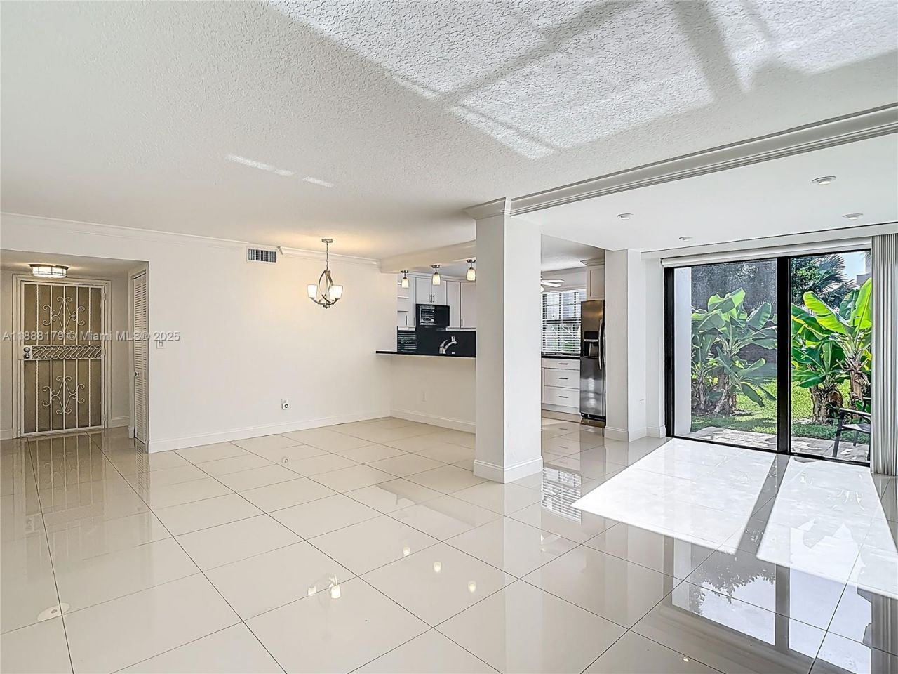 3552 Magellan Cir, Unit 122-2, Aventura, FL 33180 Photo