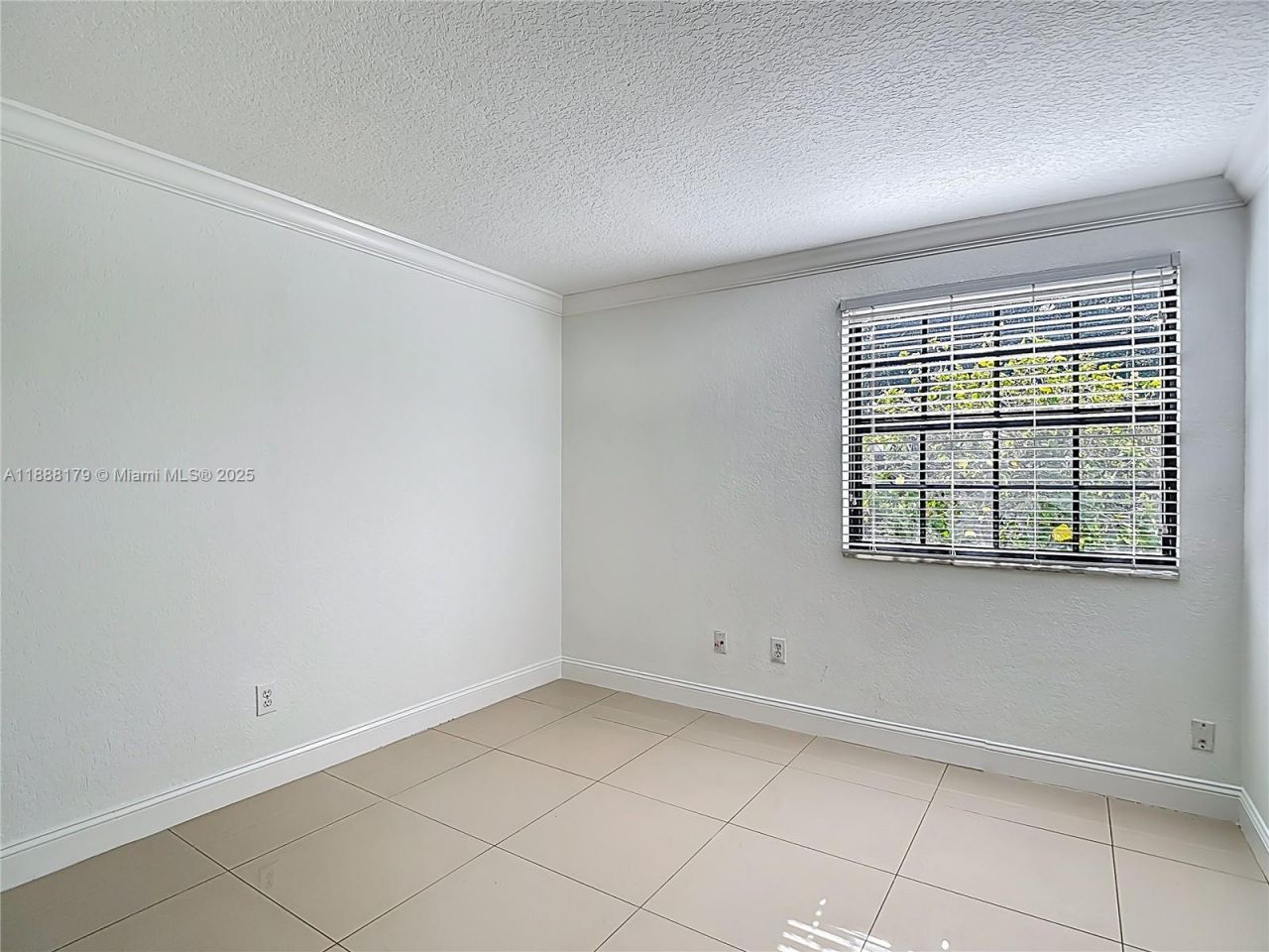 3552 Magellan Cir, Unit 122-2, Aventura, FL 33180 Photo