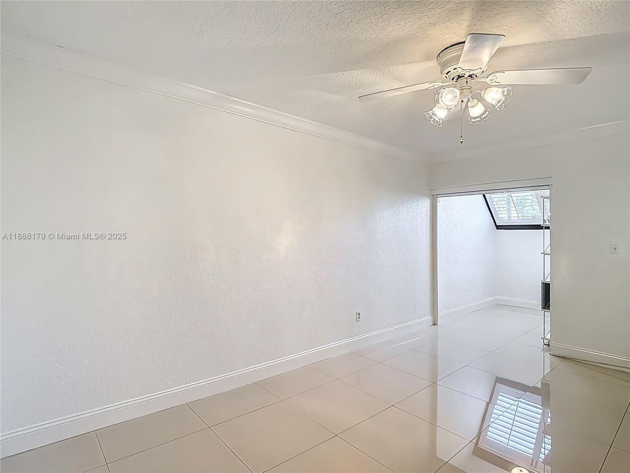3552 Magellan Cir, Unit 122-2, Aventura, FL 33180 Photo