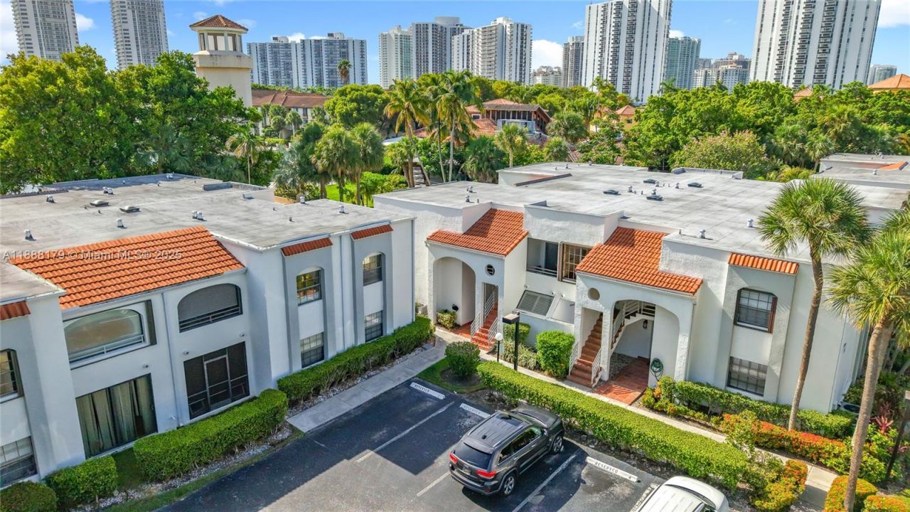 3552 Magellan Cir, Unit 122-2, Aventura, FL 33180 Photo