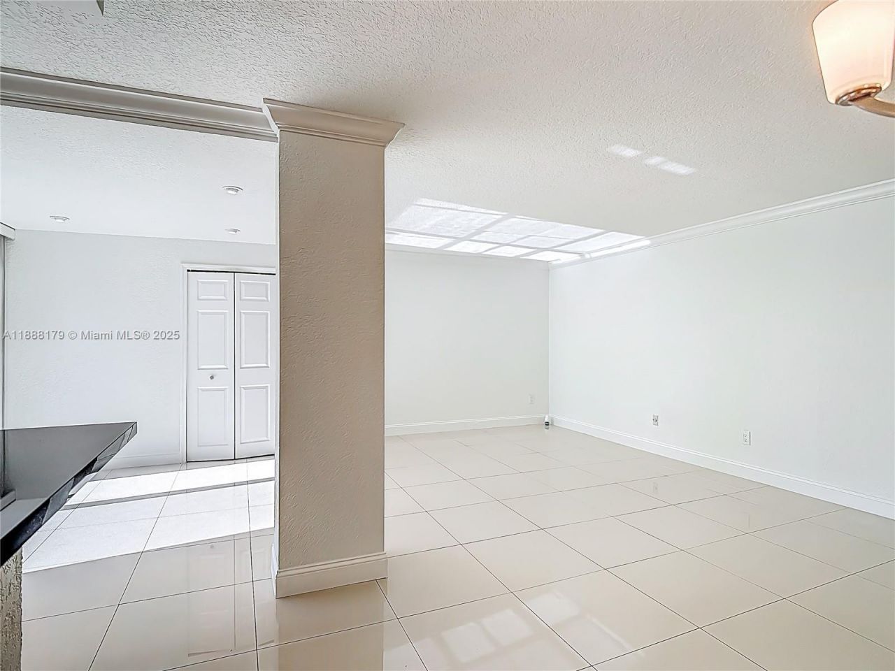 3552 Magellan Cir, Unit 122-2, Aventura, FL 33180 Photo