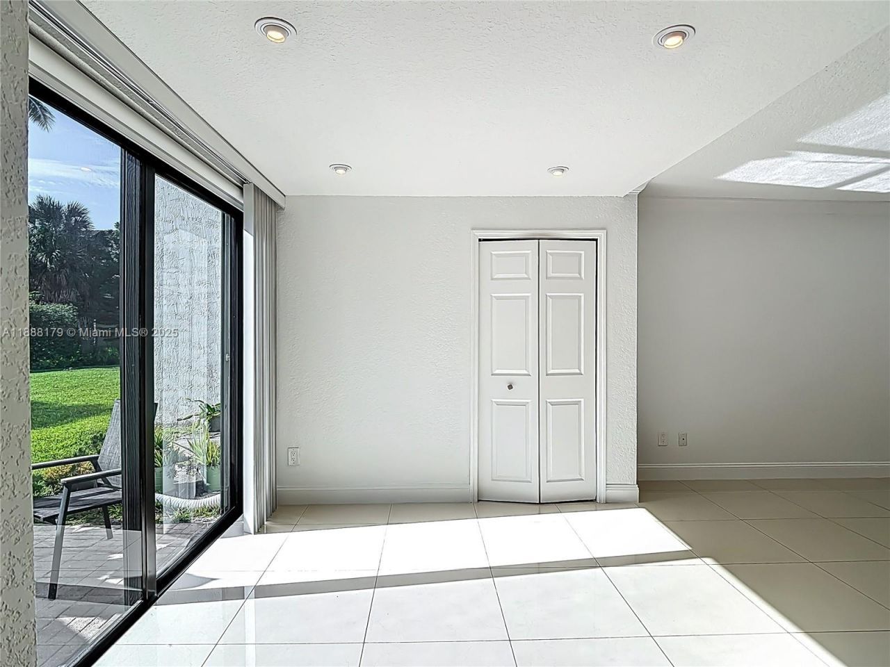 3552 Magellan Cir, Unit 122-2, Aventura, FL 33180 Photo