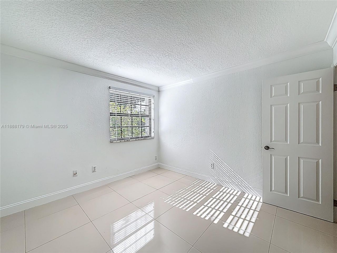 3552 Magellan Cir, Unit 122-2, Aventura, FL 33180 Photo