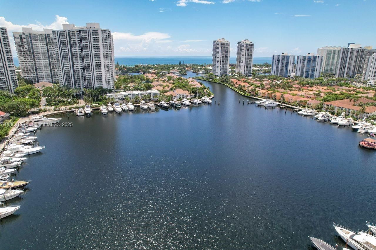 3552 Magellan Cir, Unit 122-2, Aventura, FL 33180 Photo