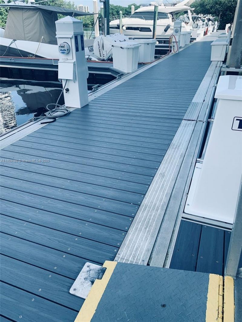 3575 Mystic Pointe Dr, Slip 37, Aventura, FL 33180 Photo