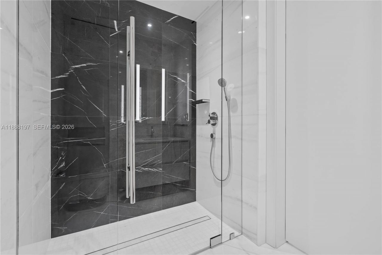 300 Biscayne Blvd Way, Unit 1103, Miami, FL 33131 Photo