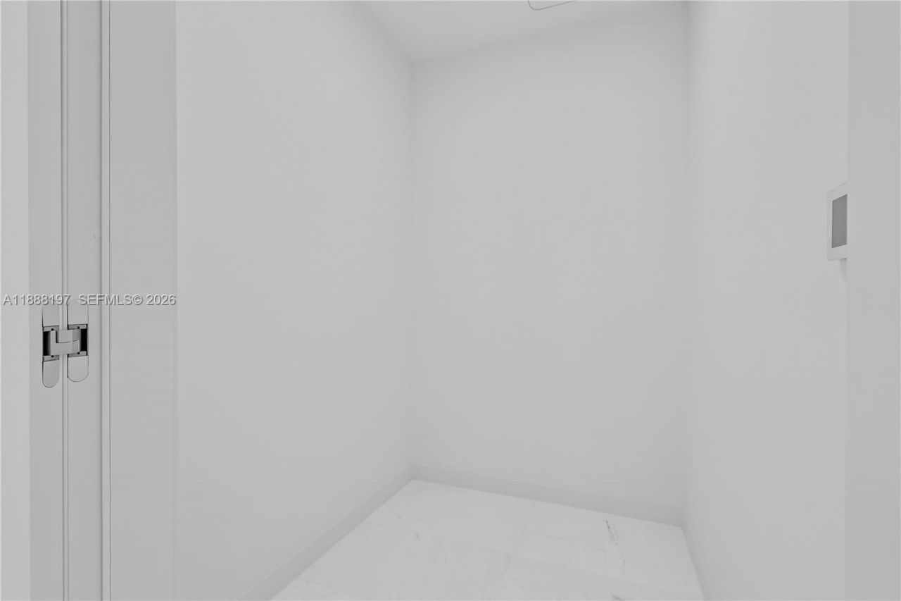 300 Biscayne Blvd Way, Unit 1103, Miami, FL 33131 Photo