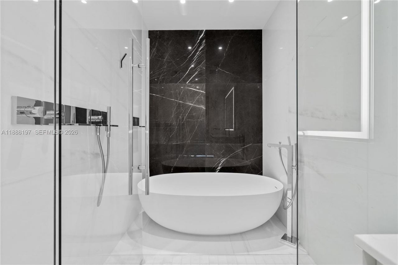 300 Biscayne Blvd Way, Unit 1103, Miami, FL 33131 Photo