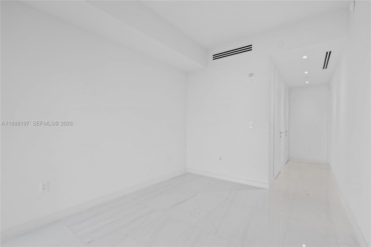 300 Biscayne Blvd Way, Unit 1103, Miami, FL 33131 Photo