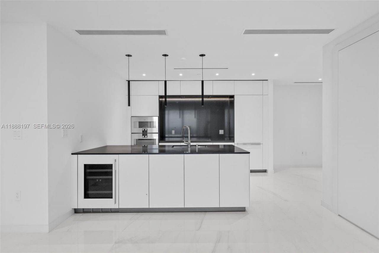 300 Biscayne Blvd Way, Unit 1103, Miami, FL 33131 Photo