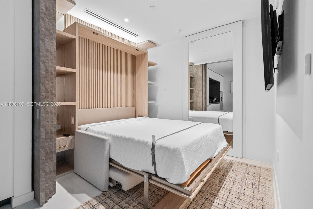 300 Biscayne Blvd Way, Unit 1103, Miami, FL 33131 Photo