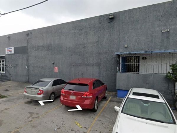 3035 NW 40th St, Miami, FL 33142