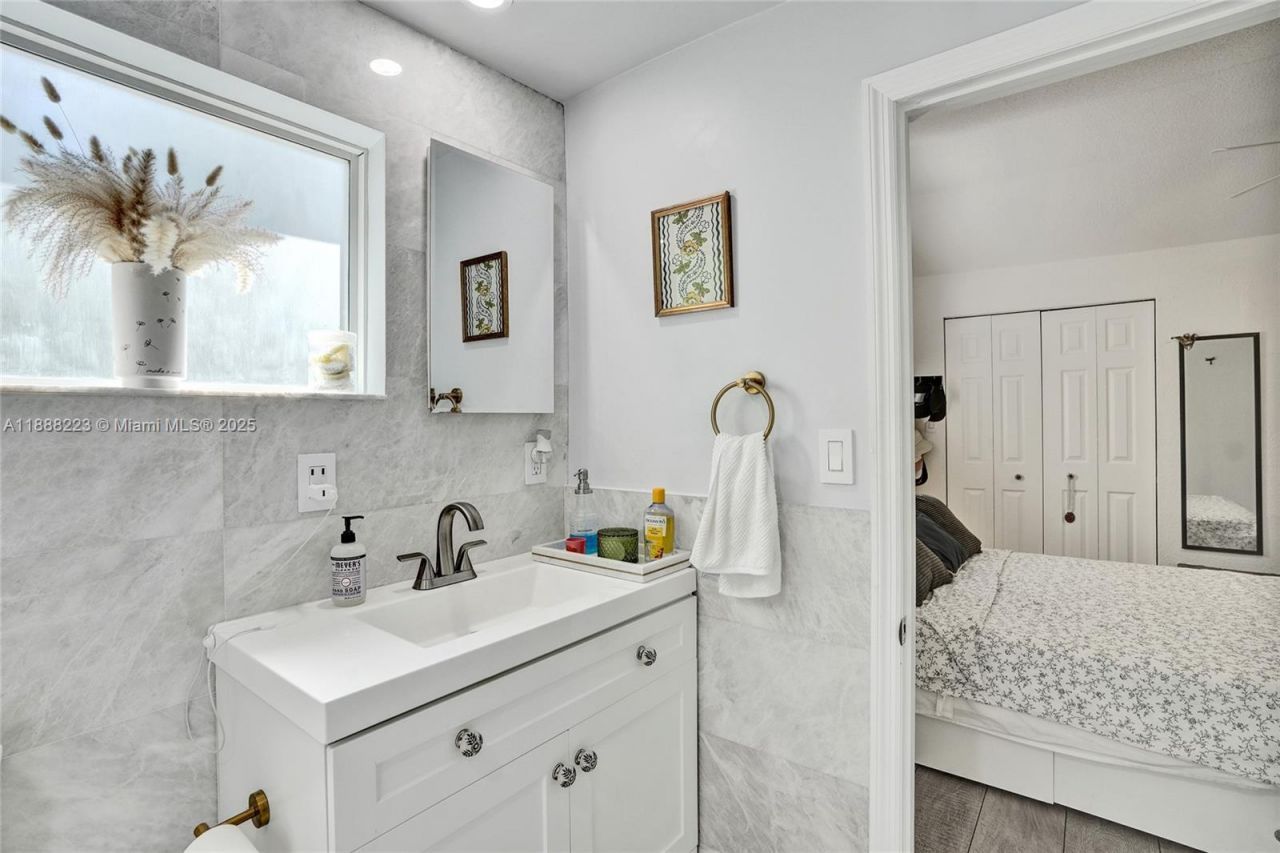 291 NW 95th St, Miami, FL 33150 Photo