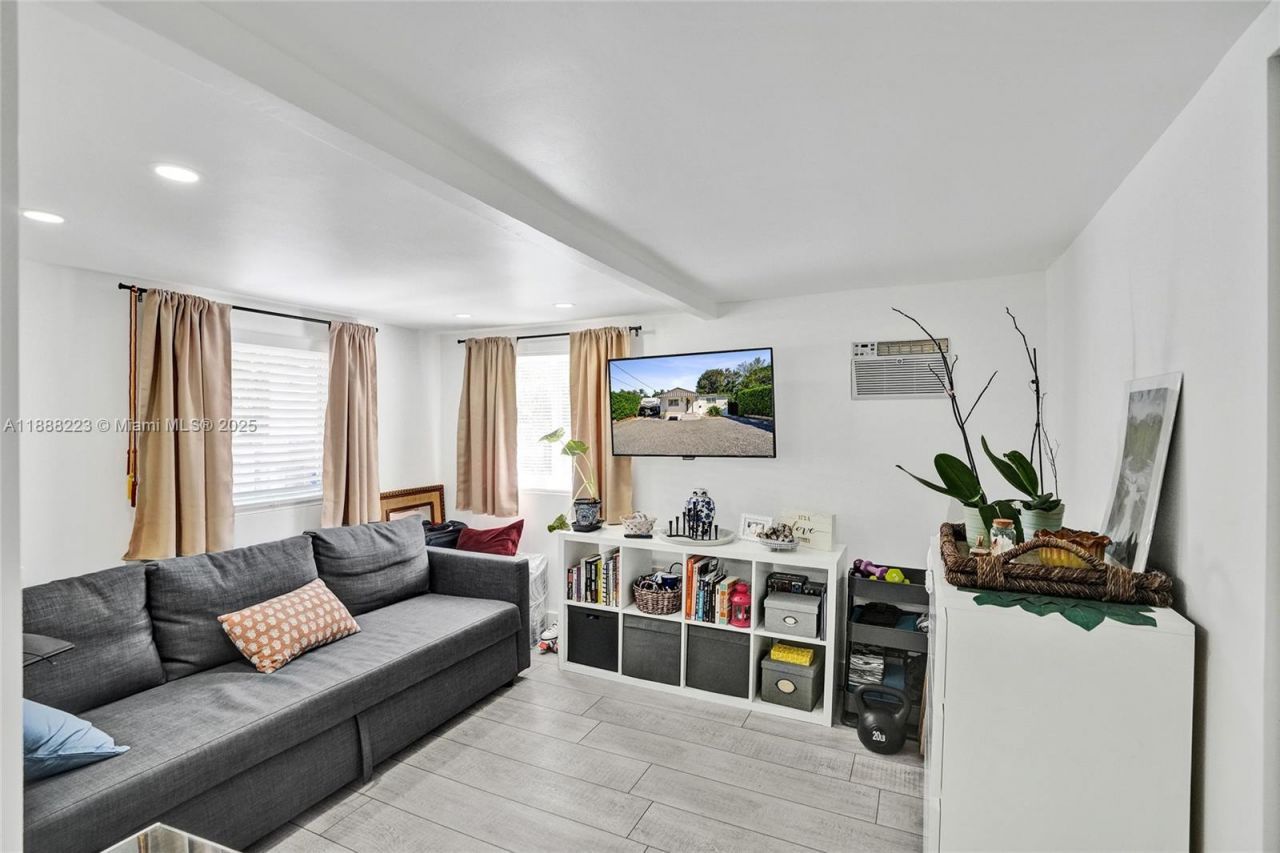 291 NW 95th St, Miami, FL 33150 Photo