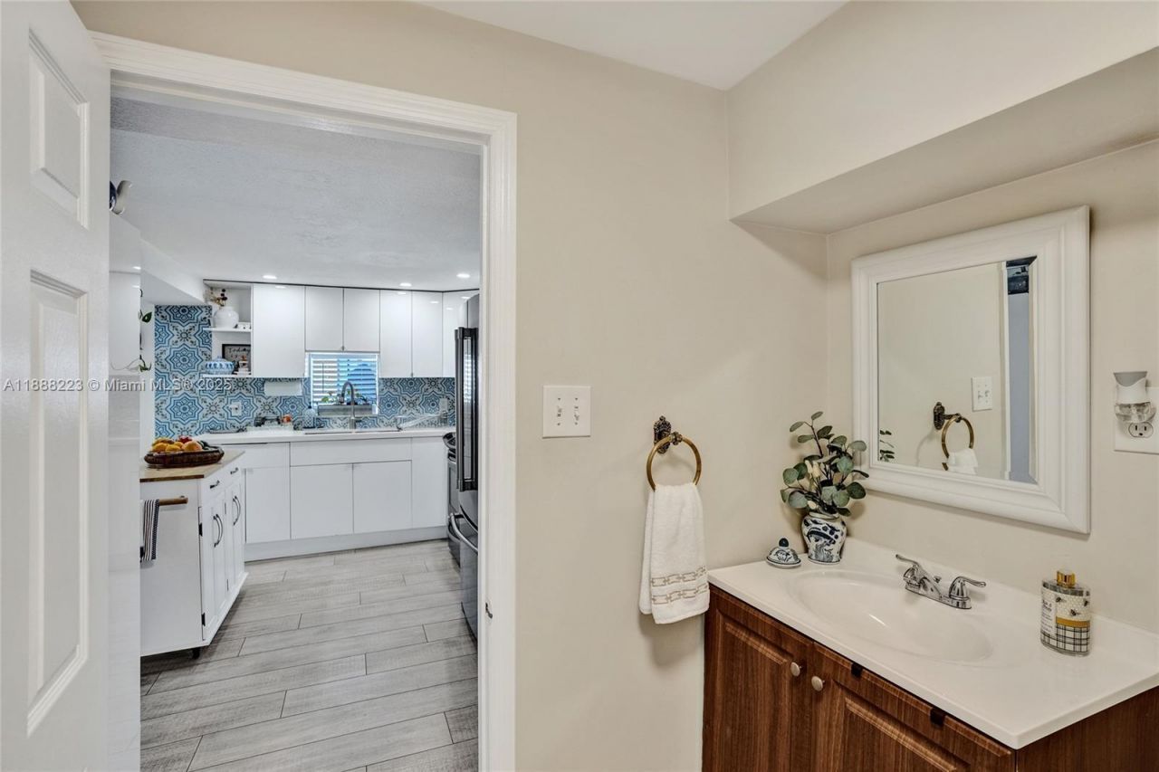 291 NW 95th St, Miami, FL 33150 Photo