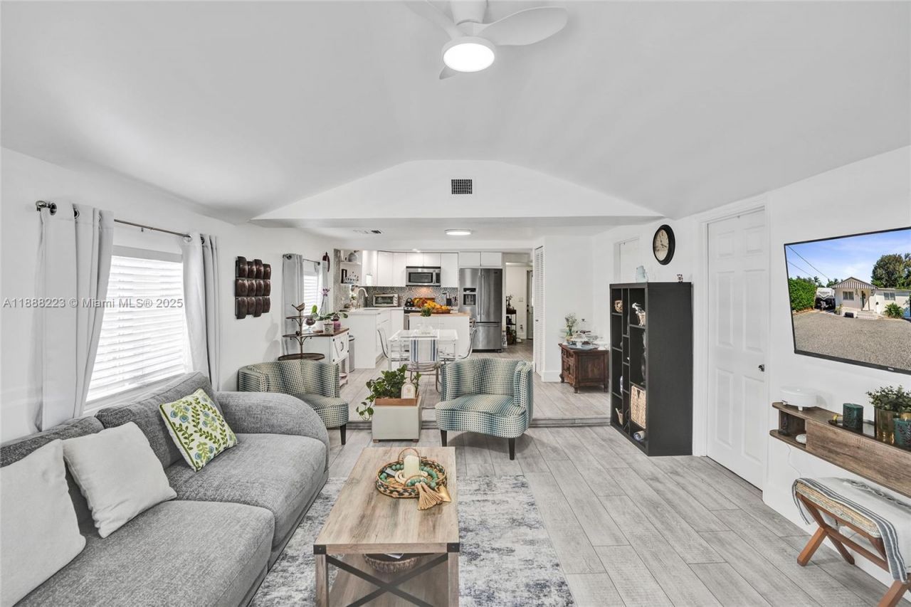 291 NW 95th St, Miami, FL 33150 Photo