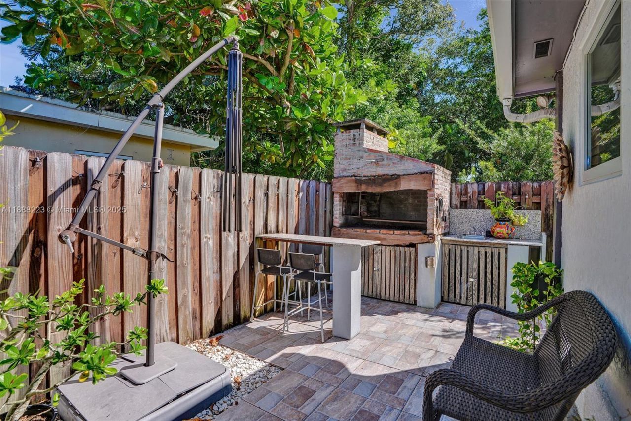 291 NW 95th St, Miami, FL 33150 Photo