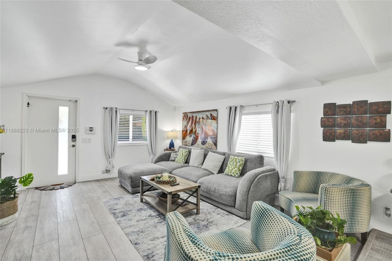 291 NW 95th St, Miami, FL 33150 Photo