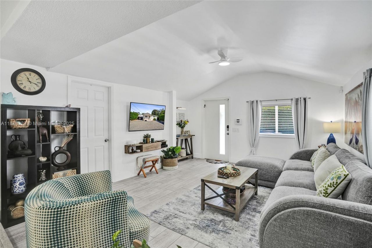 291 NW 95th St, Miami, FL 33150 Photo
