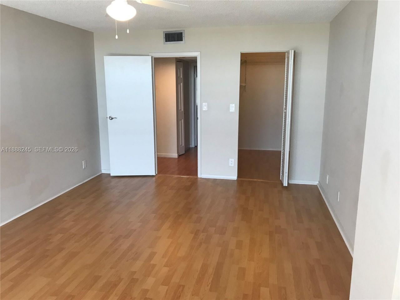 1000 Parkview Dr, Unit 627, Hallandale Beach, FL 33009 Photo