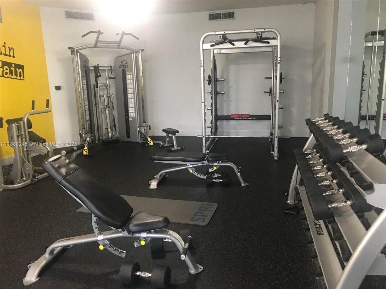 1000 Parkview Dr, Unit 627, Hallandale Beach, FL 33009 Photo