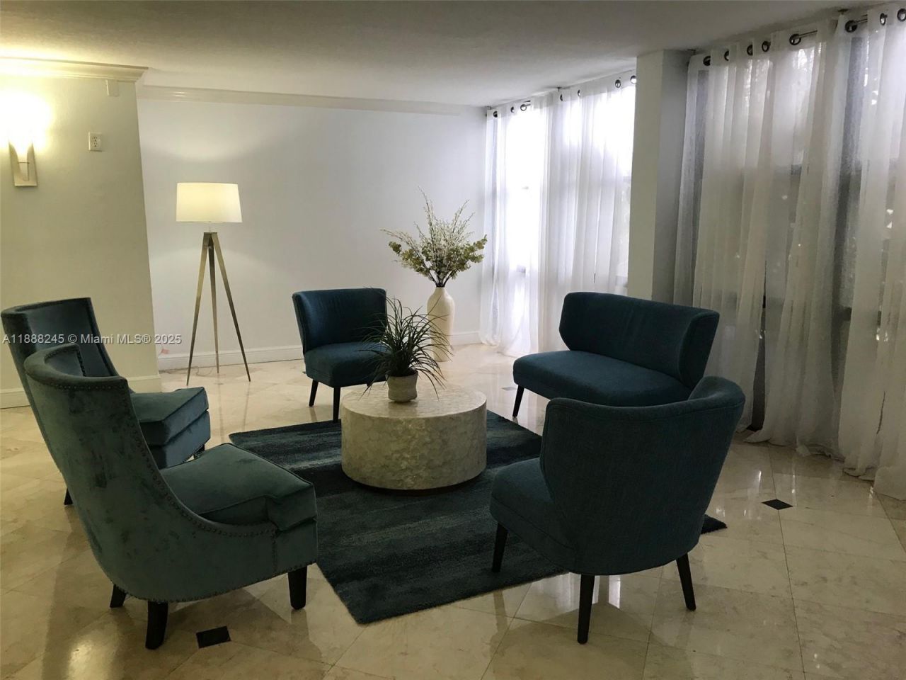 1000 Parkview Dr, Unit 627, Hallandale Beach, FL 33009 Photo