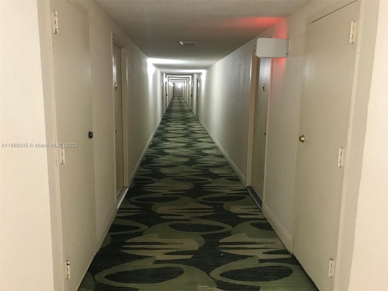 1000 Parkview Dr, Unit 627, Hallandale Beach, FL 33009 Photo