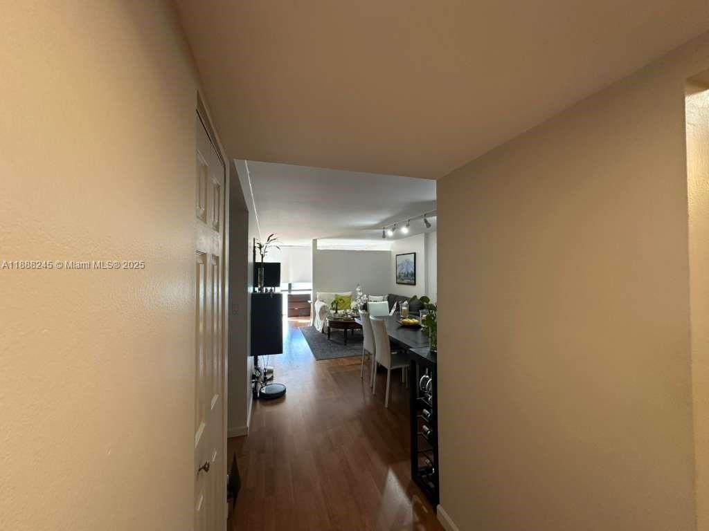 1000 Parkview Dr, Unit 627, Hallandale Beach, FL 33009 Photo