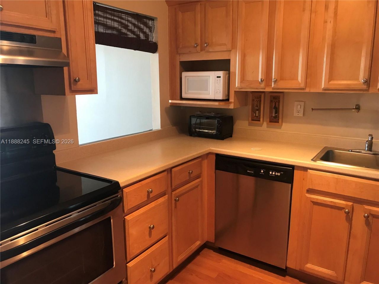1000 Parkview Dr, Unit 627, Hallandale Beach, FL 33009 Photo