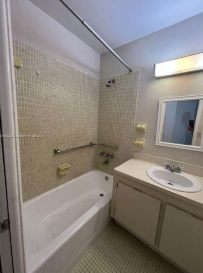 19080 NE 3rd Ct, Unit 312, Miami, FL 33179 Photo