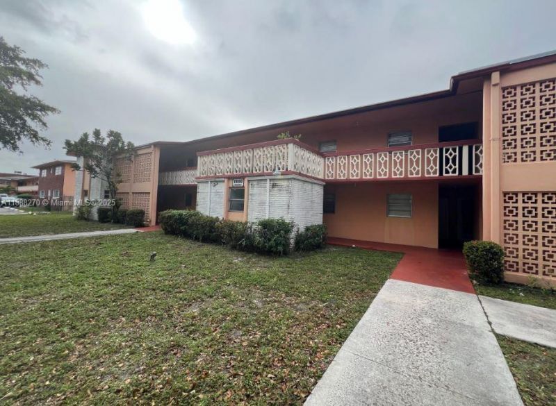 19080 NE 3rd Ct, Unit 312, Miami, FL 33179 Photo