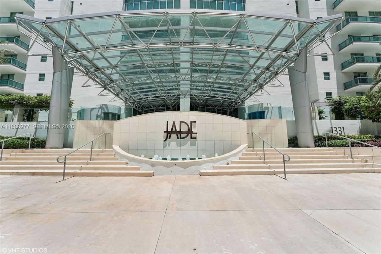 1331 Brickell Bay Dr, Unit 2802, Miami, FL 33131 Photo