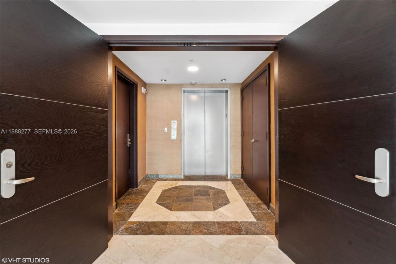 1331 Brickell Bay Dr, Unit 2802, Miami, FL 33131 Photo