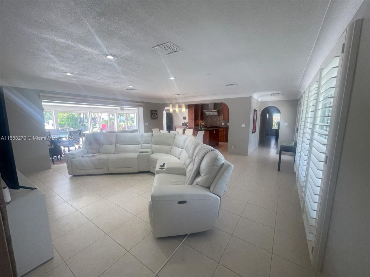 2740 NE 6th St, Pompano Beach, FL 33062 Photo